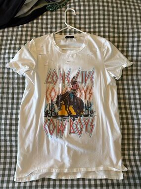 Distressed White 'Long Live Cowboys' Graphic Tee